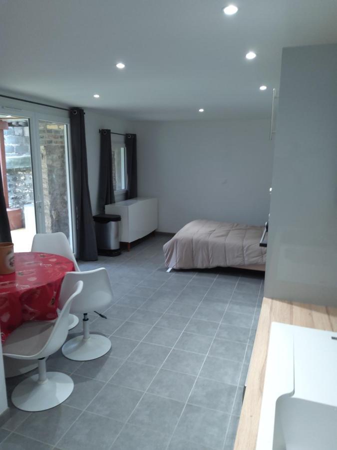 Апартаменты Meuble Avec Cour Sotteville-les-Rouen Экстерьер фото